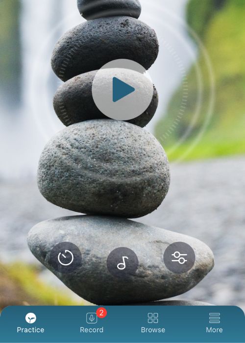Piedras formando una torre relajante de meditación